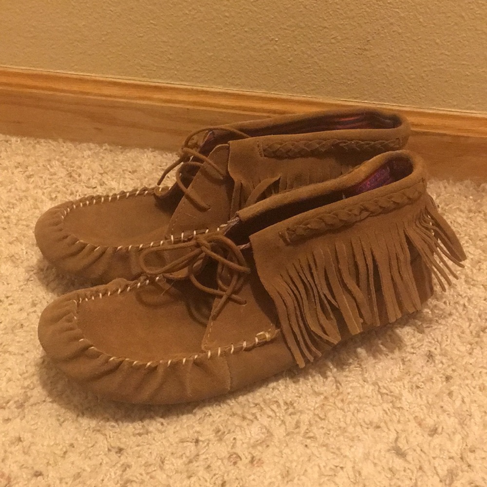 Brown fringy booties